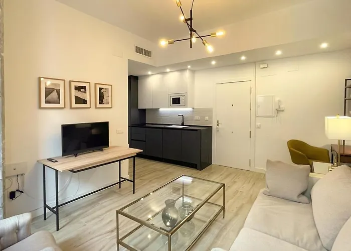 Eduardo Lucena Free Parking Center